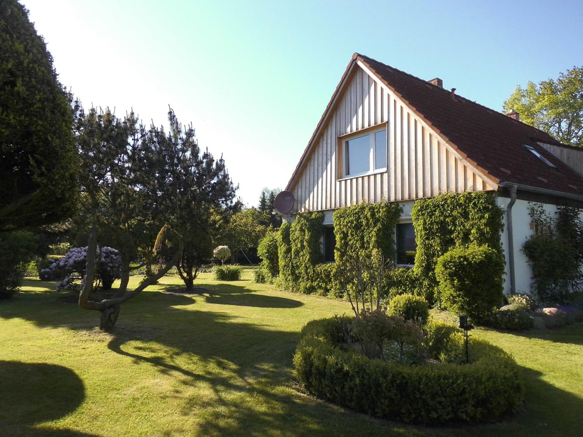 Bungalow Und Ferienwohnung Auf Ruegen Kluis Esterno foto