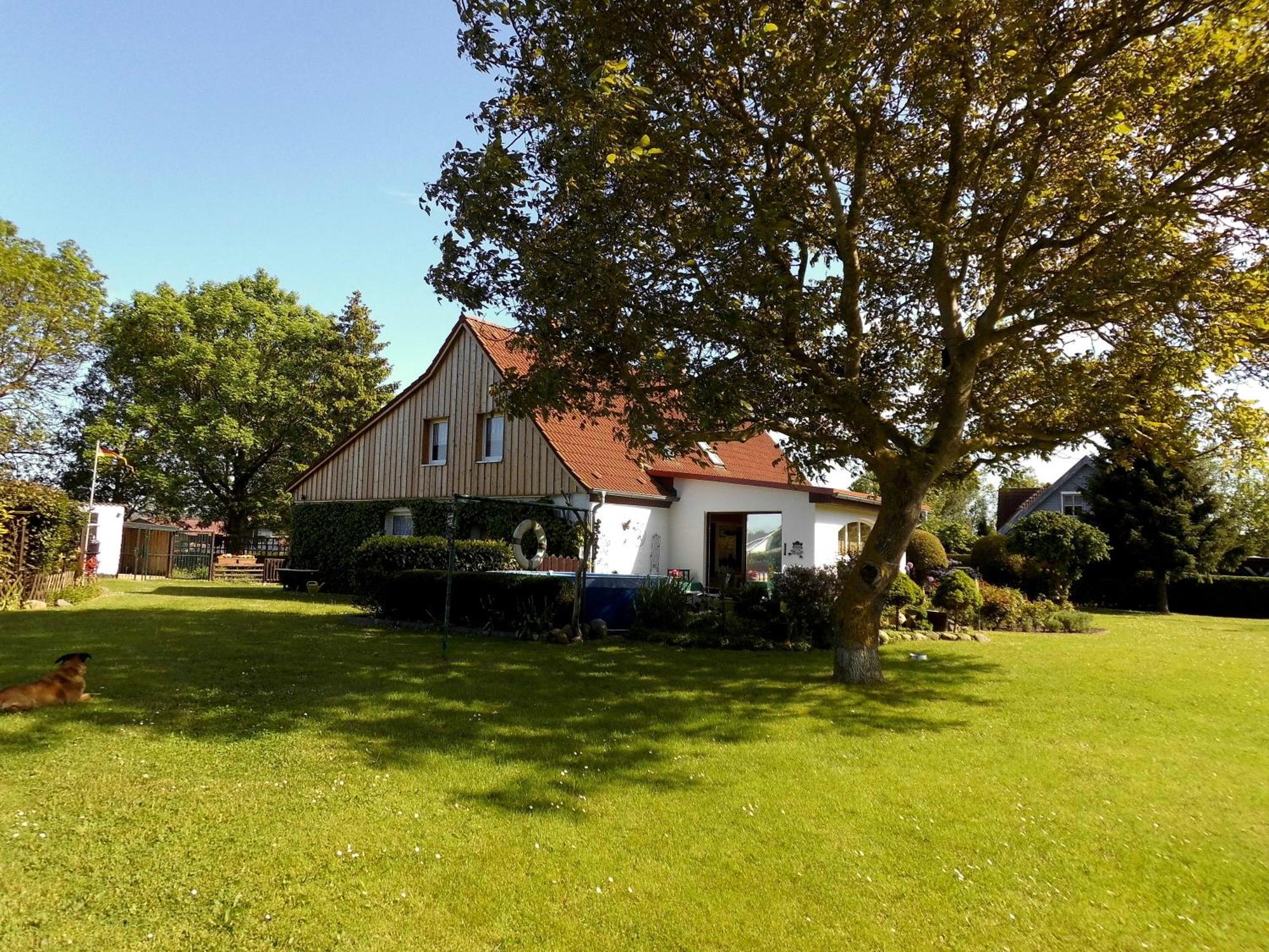 Bungalow Und Ferienwohnung Auf Ruegen Kluis Esterno foto