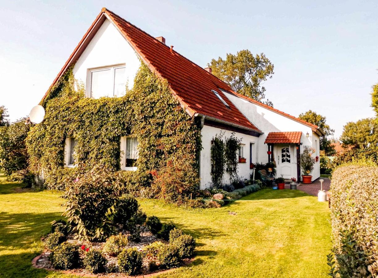 Bungalow Und Ferienwohnung Auf Ruegen Kluis Esterno foto
